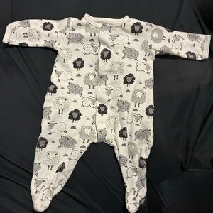Cozy Sheep Print Baby Magnetic Footsie